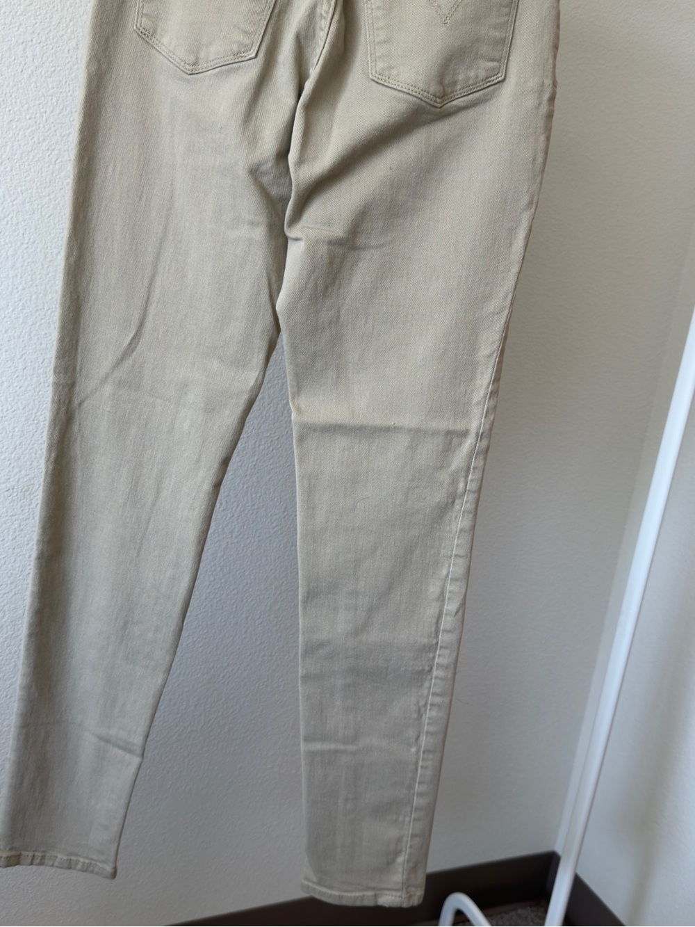 Levi’s 311 Shaping Skinny Jeans Women’s 26 Beige Tan Stretch Pants - Picture 7 of 14